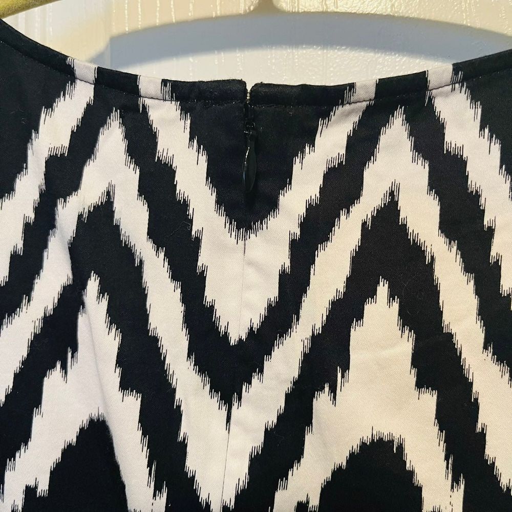 TALBOTS Womens Size 10 Black White Cotton Blouse Top Short Sleeve Popover - Picture 8 of 11